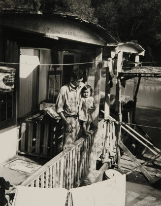 Houseboat family, Pearl River